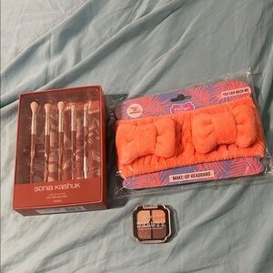 Sonia Kashuk Brush Set with Orange Headband and Eyeshadow